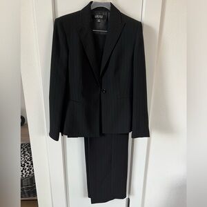 Kasper 2 Piece Pants Suit - Size 12